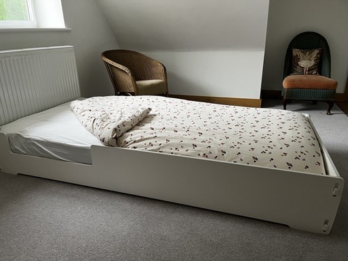 White solid wood toddler floor - solid,
