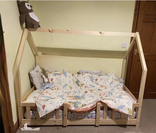 Toddler floor bed - floor,