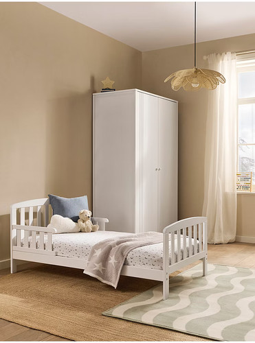 Low toddler bed - toddler, side